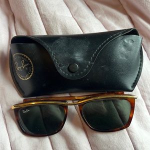 Raybans vintage sunglasses